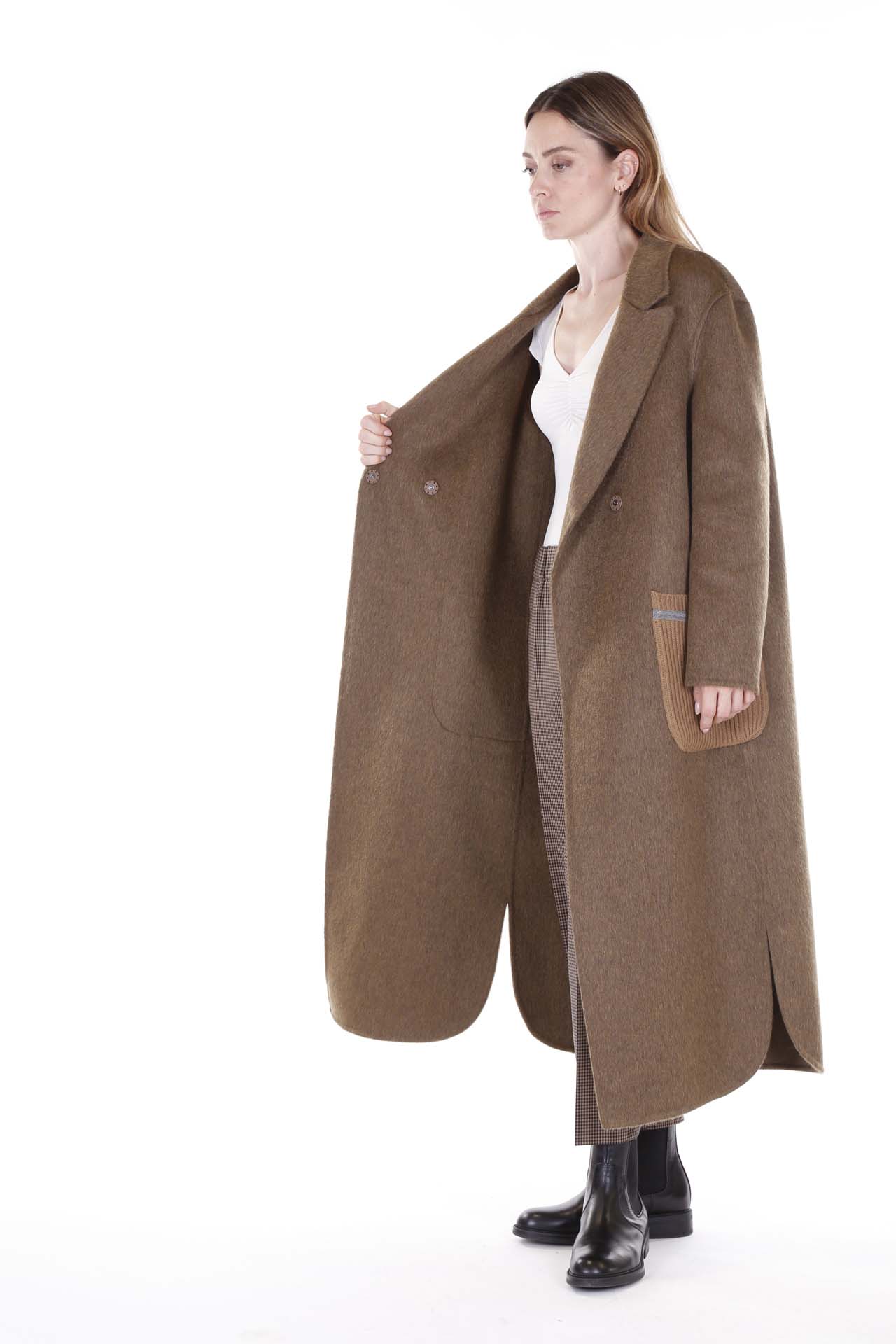 Fabiana Filippi, Cappotto